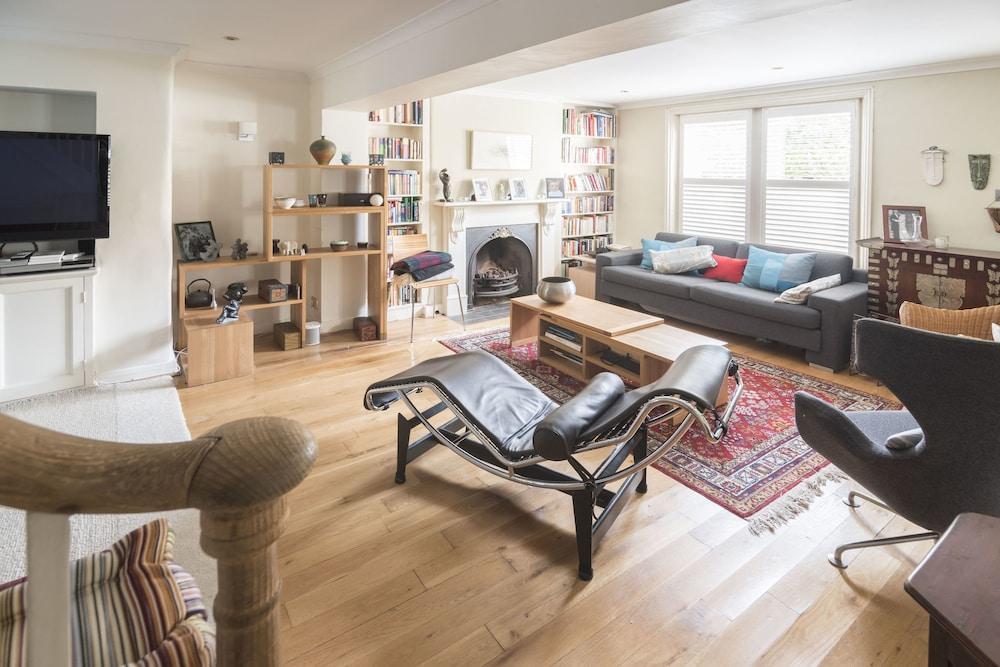 Stylish Family Home In Battersea Vr Londra Exterior foto