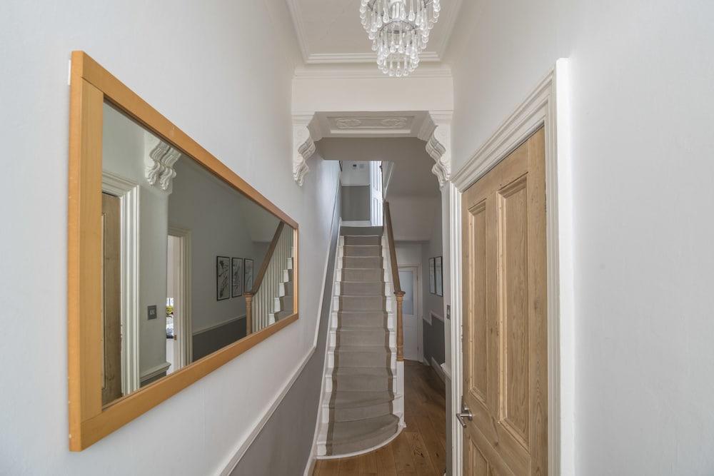 Stylish Family Home In Battersea Vr Londra Exterior foto